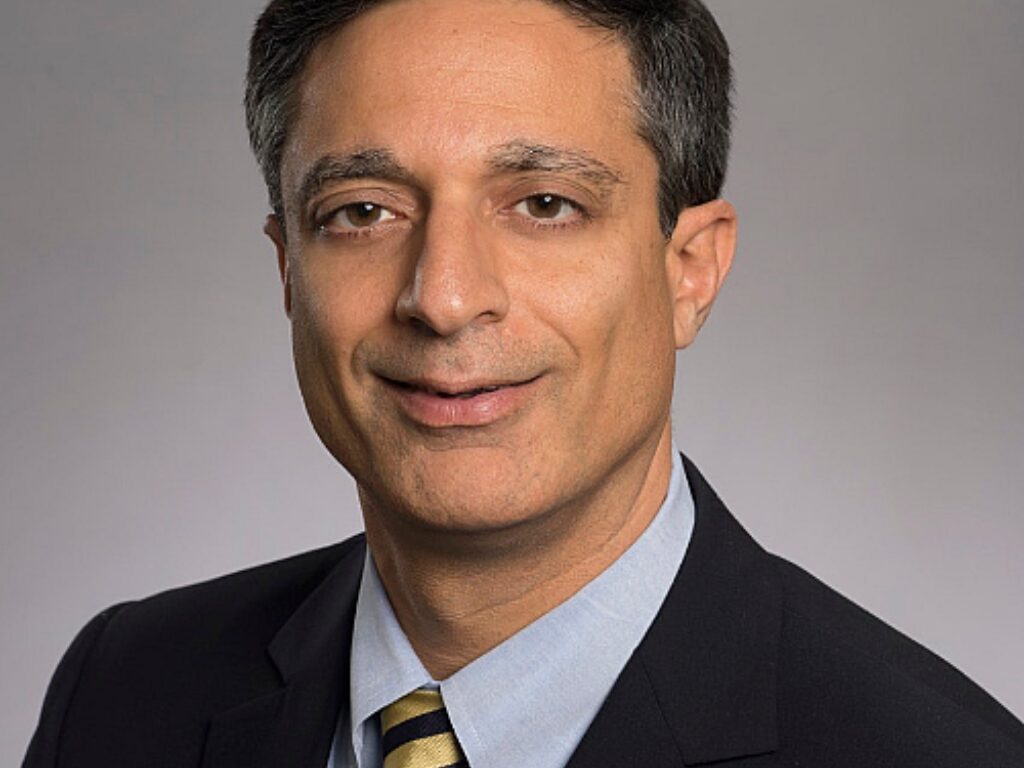 Lonial Honored with Gray Family Chair in Cancer