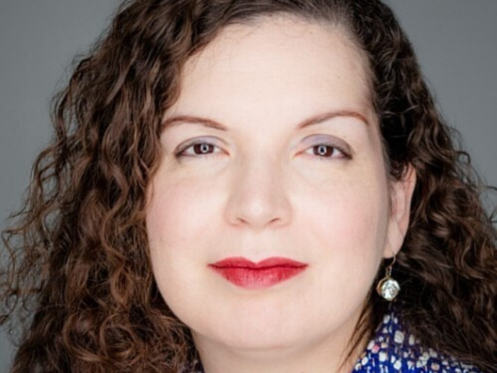 Flores Named Associate Center Director of Basic Science