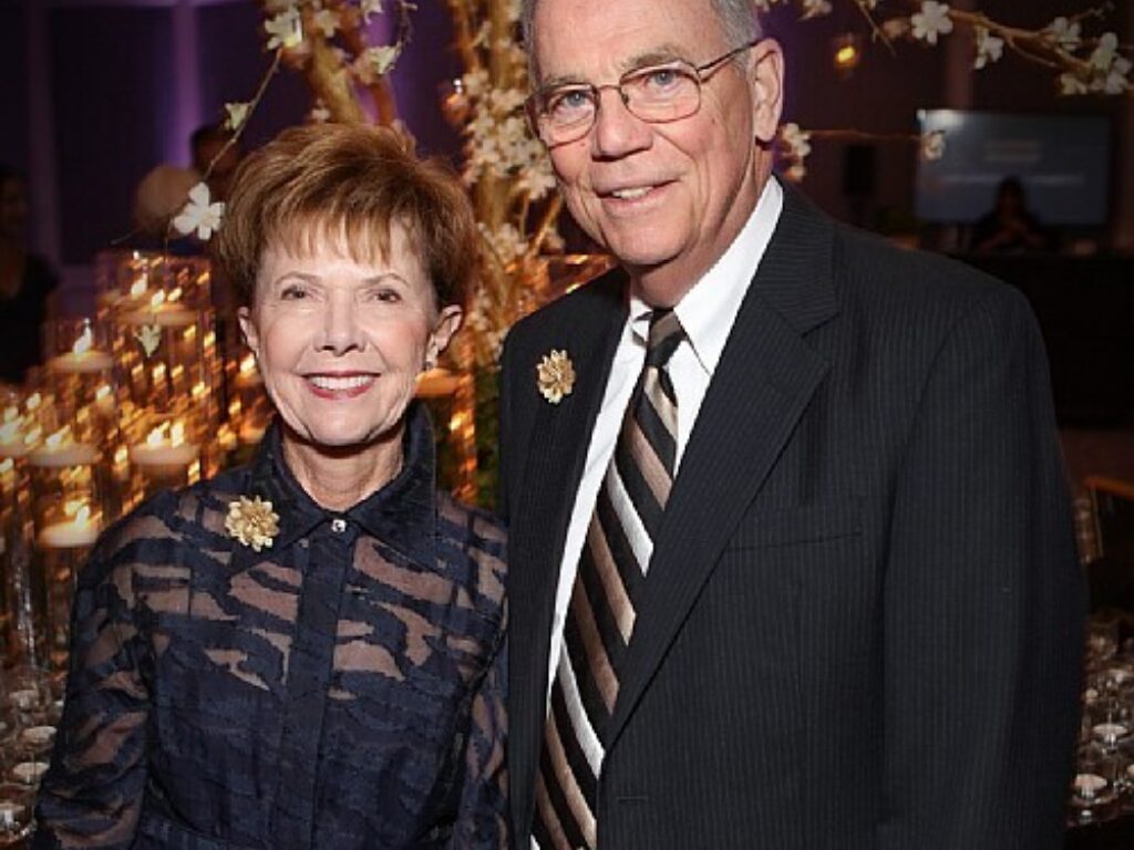 Foundation Gives 1 8 Million to Myeloma Center