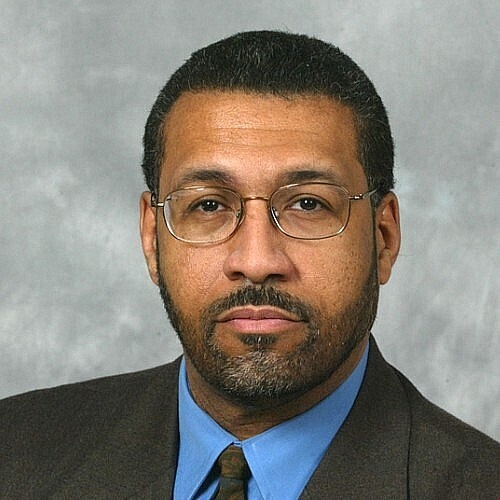 Head and Neck Cancer Chair Honored With Distinguished Alumnus Award