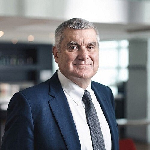 Thompson to Step Down