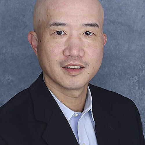 Zheng Named Associate Director for Population Sciences Research